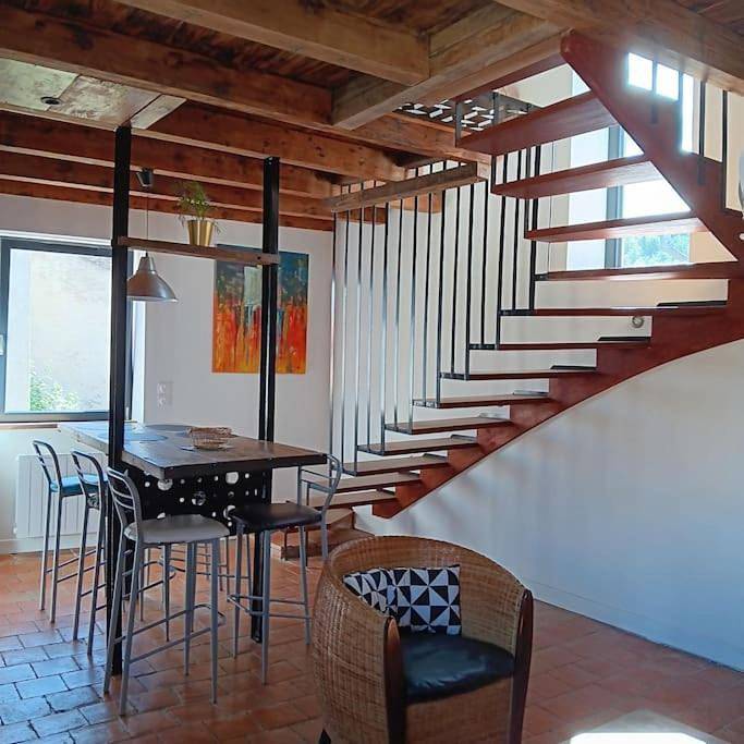 Location de vacances pour 4 personnes, avec jardin et vue, adapté aux familles à Saint-Gengoux-de-Scissé