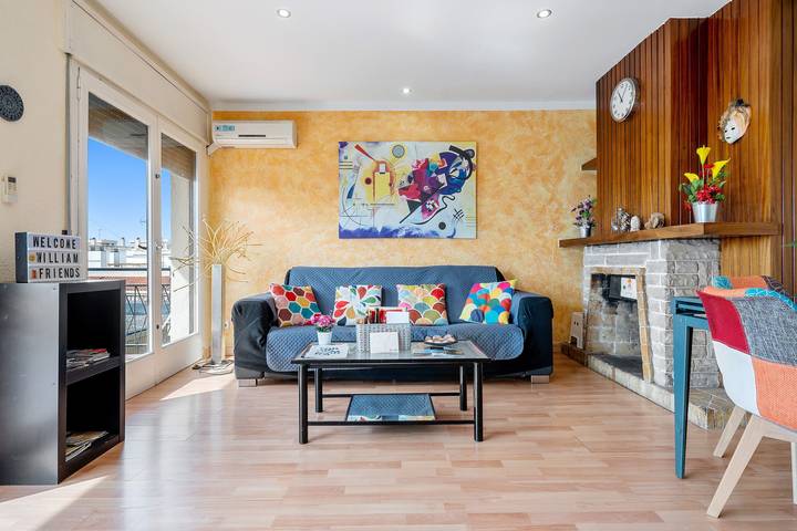 Apartamento entero, Apartamento '5 Minutos De La Playa Torredembarra' con balcón, Wi-Fi y aire acondicionado in Torredembarra, Costa Dorada