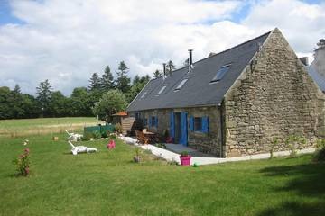 Gîte pour 6 personnes, avec jacuzzi et jardin, animaux acceptés à Pouldergat