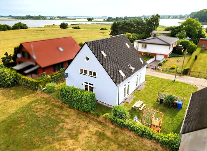 Ferienhaus für 14 Personen, mit Balkon und Terrasse sowie Garten in Halbinsel Zudar