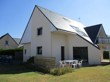 Gîte pour 7 personnes, avec terrasse et jardin dans Kerhillio