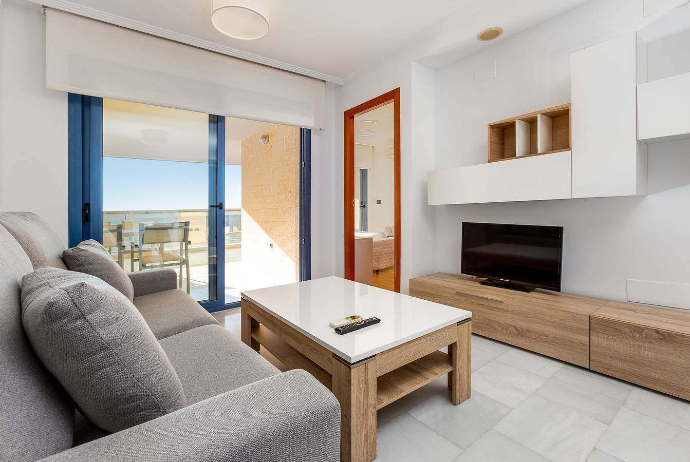 Entire apartment, 1st Line Mascarat Beach-Solarium Terrace & Pool in Pueblo Mascarat, Altea