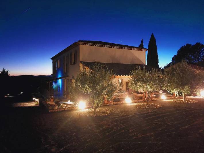 Alojamiento y desayuno para 2 personas, con jardín además de vistas y piscina - 1