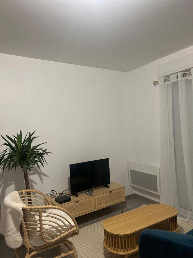 Gîte pour 4 personnes, avec Balcon ainsi que Terrasse et Jardin à Carbon-Blanc