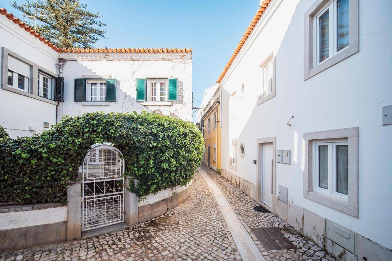 3 Bedroom Town House - Historic Centre of Cascais. 100 mts from the beach and centre of Cascais in Cascais e Estoril, Costa de Lisboa
