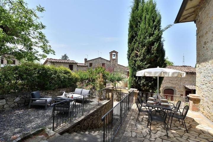 Gîte pour 5 personnes, avec jardin ainsi que terrasse et piscine dans San Sano - 4