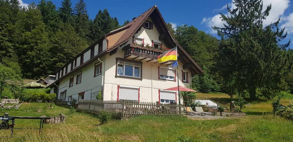 Ferienwohnung für 2 Personen, mit Terrasse und Garten sowie Sauna und Ausblick