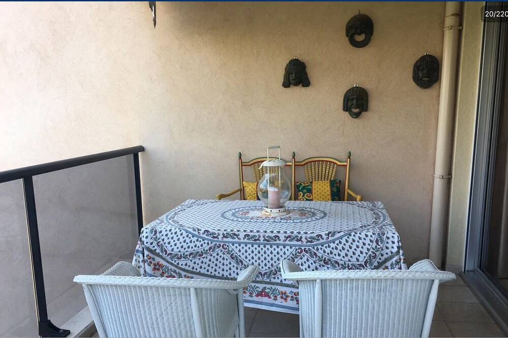 Apartamento entero, Cagnes sur Mer Côte d'Azur terraza frente al mar piscina en el estacionamiento del parque in Cros de Cagnes, Cagnes-sur-Mer
