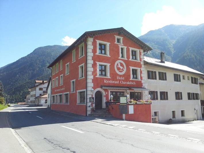 Hotel für 3 Personen, mit Terrasse und Ausblick in Müstair