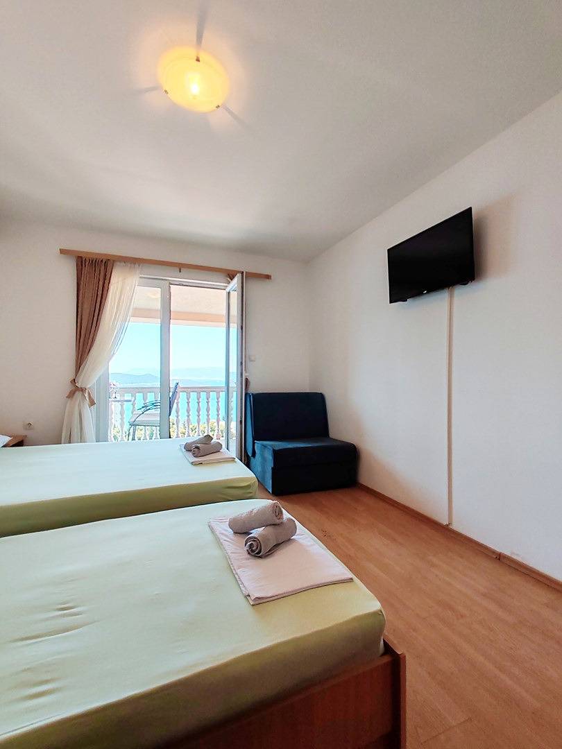 Zimmer für 4 Personen mit Balkon in Neum, Bosnien und Herzegowina