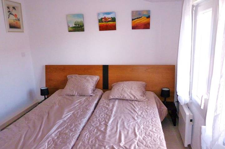 Location de vacances pour 8 personnes, avec piscine et jardin dans Prunete - 3