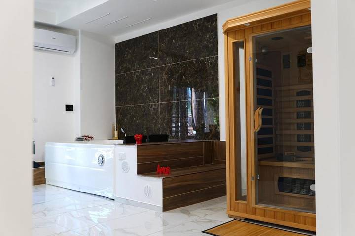 Gîte pour 2 personnes, avec Balcon et Jacuzzi ainsi que Terrasse et Sauna à Castel San Giorgio