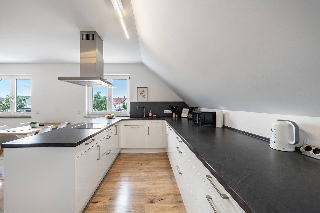 Ganze Wohnung, Apartment „Nova Loft“ mit Balkon und Wlan in Jesenwang, Romantische Straße