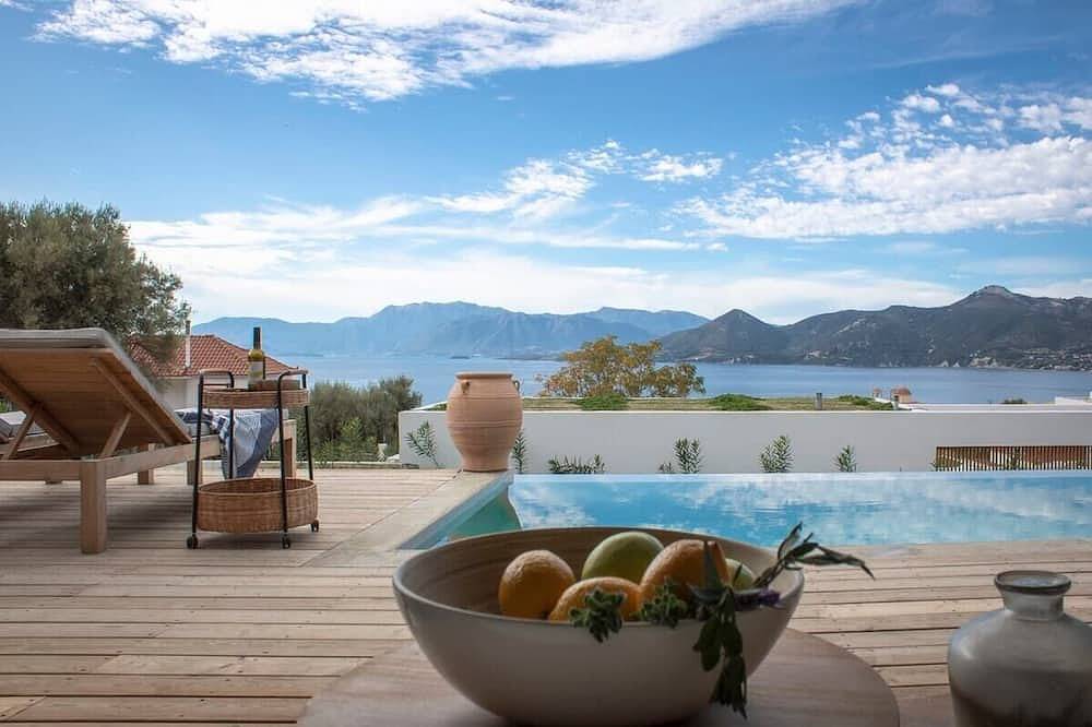 Villa Nysa 3 bed villa. Amazing sea views, private pool - option to heat in Palairos, Etolia-Acarnania