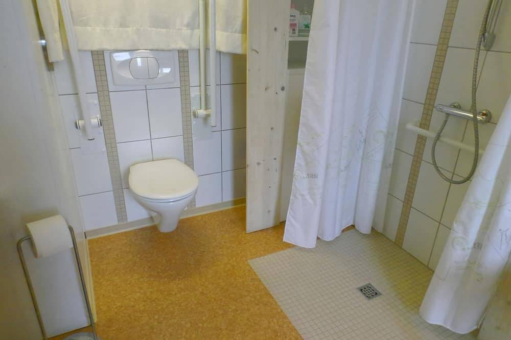 Ganze Wohnung, Blick auf große Schiffe, W-Lan, Garten, 3***Sterne, Behindertengerecht in Sehestedt, Nord-Ostsee-Kanal