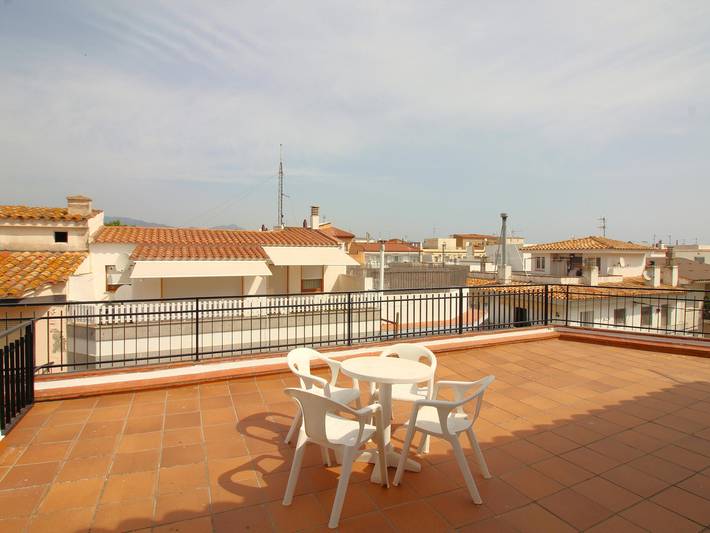 Ferienwohnung für 3 Personen, mit Terrasse in Llanca