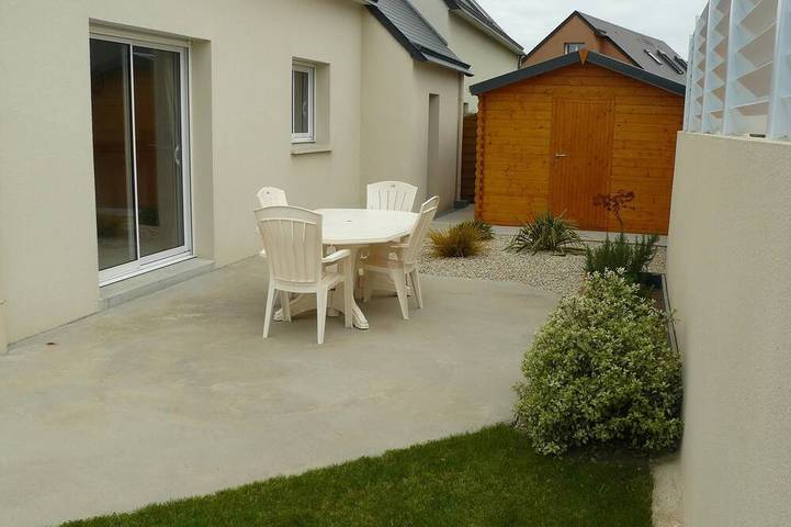 Ferienhaus für 6 Personen, mit Terrasse und Whirlpool sowie Garten in Granville