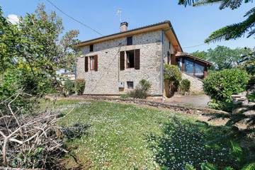 Maison de campagne 'La Maison De Barrou' avec terrasse privée, Wi-Fi et climatisation