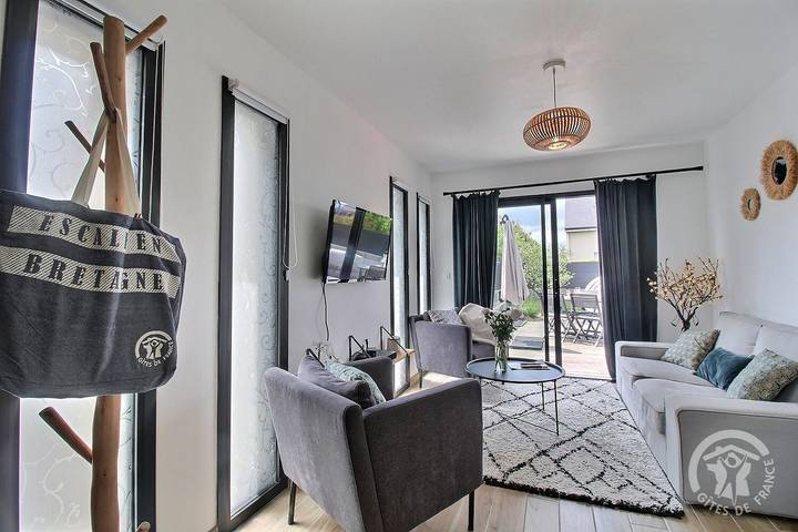 Gîte pour 4 personnes, avec jacuzzi et sauna ainsi que jardin et terrasse à Ploubalay - 2