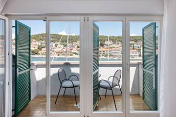 Ferienwohnung für 3 Personen, mit Balkon in Tisno