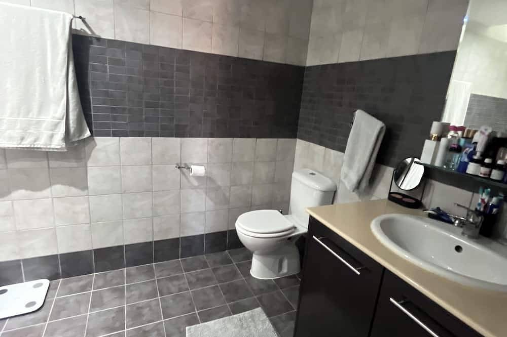 Entire apartment, 3 bedroom apartment in Mackenzie area of Larnaca in Larnaca, Larnaca District