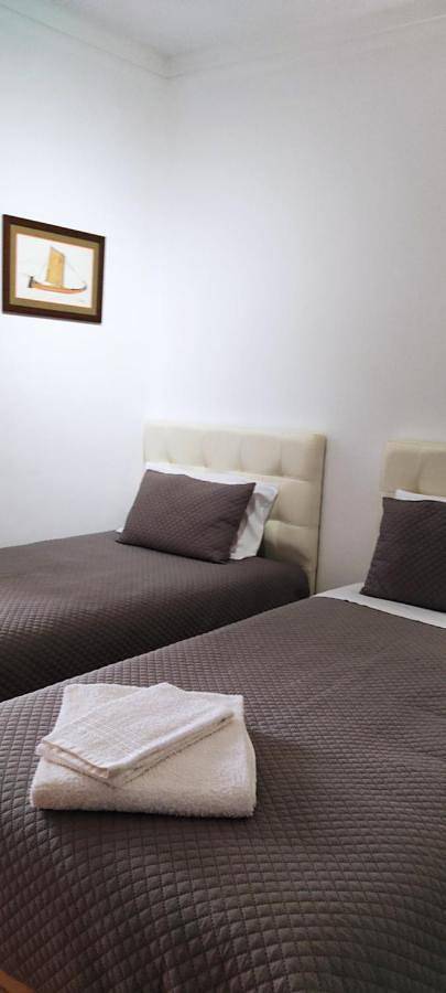 Apartamento inteiro, Four-Bedroom Standard Apartment in São Miguel do Rio Torto e Rossio ao Sul do Tejo, Rio Tejo