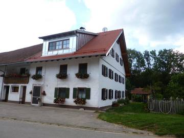 Gîte pour 4 personnes, avec jardin dans Fuchstal