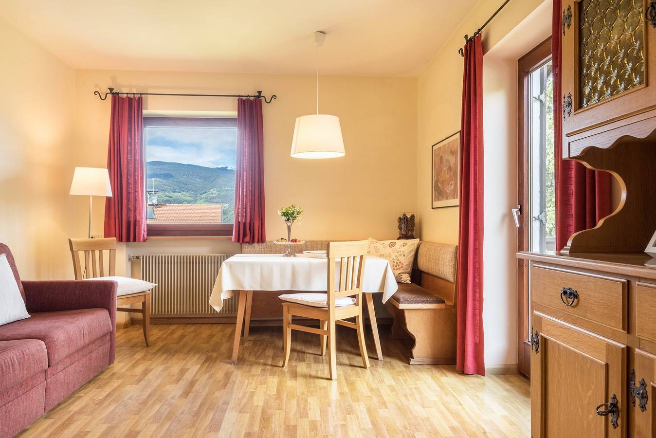 Ganze Wohnung, Apartment '3 Vikoler' mit Traumblick auf den Schlern, Wlan & Garten, Balkon in Völs am Schlern, Dolomiti Superski