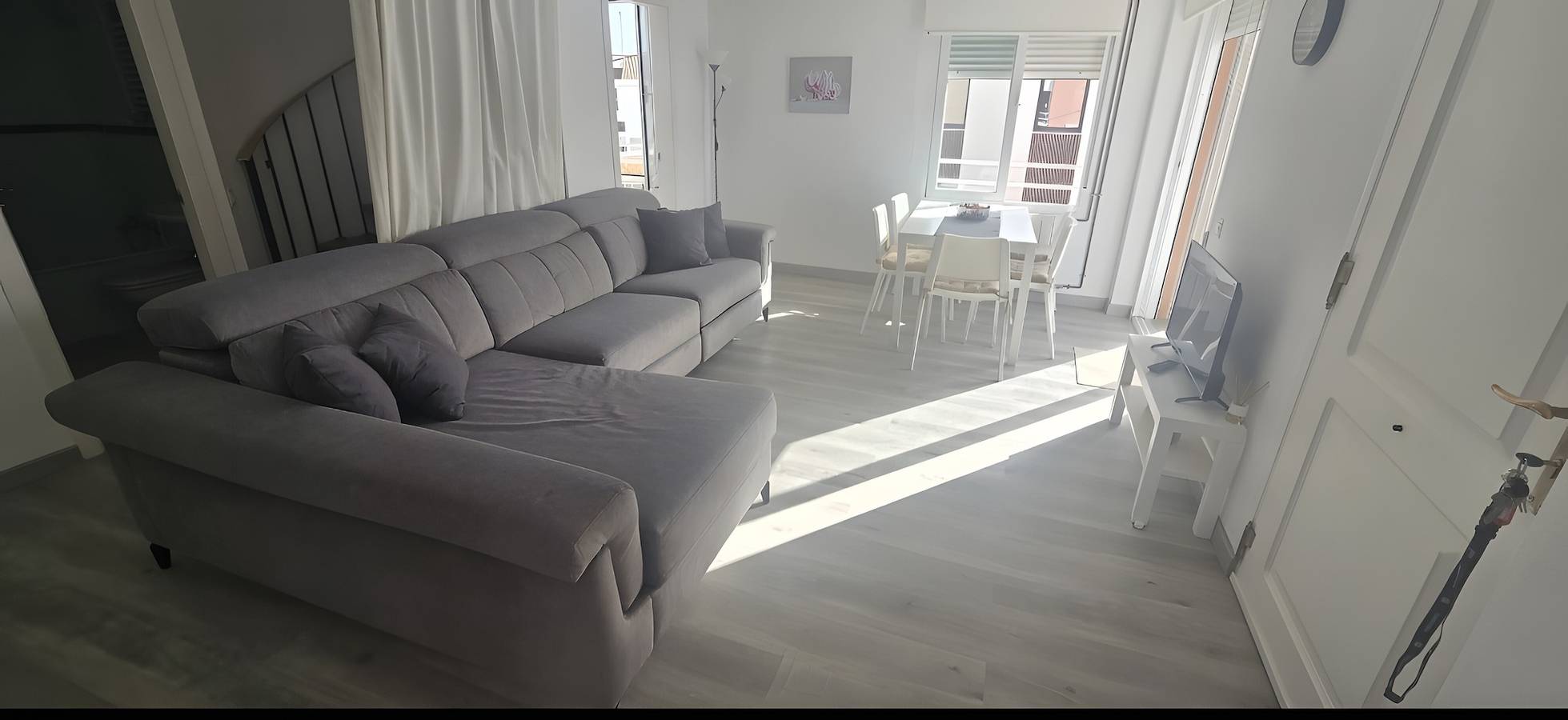 Apartamento entero, Apartamento 'Papa Luna' con terraza privada, Wi-Fi y aire acondicionado in Platja del Gurugú (Benicarló), Benicarló