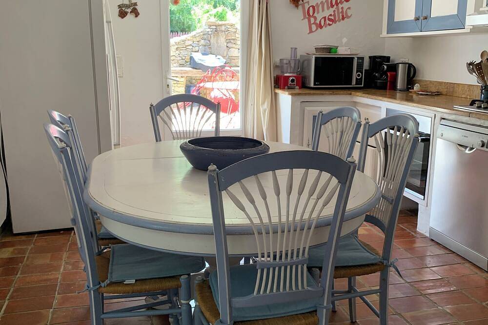 Charming 3-star farmhouse in Reilhanette, Nyons region