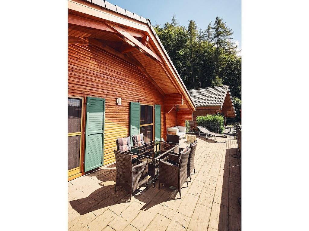 Ferienhaus in Rieden mit Schwimmbecken in Rieden (Eifel), Osteifel