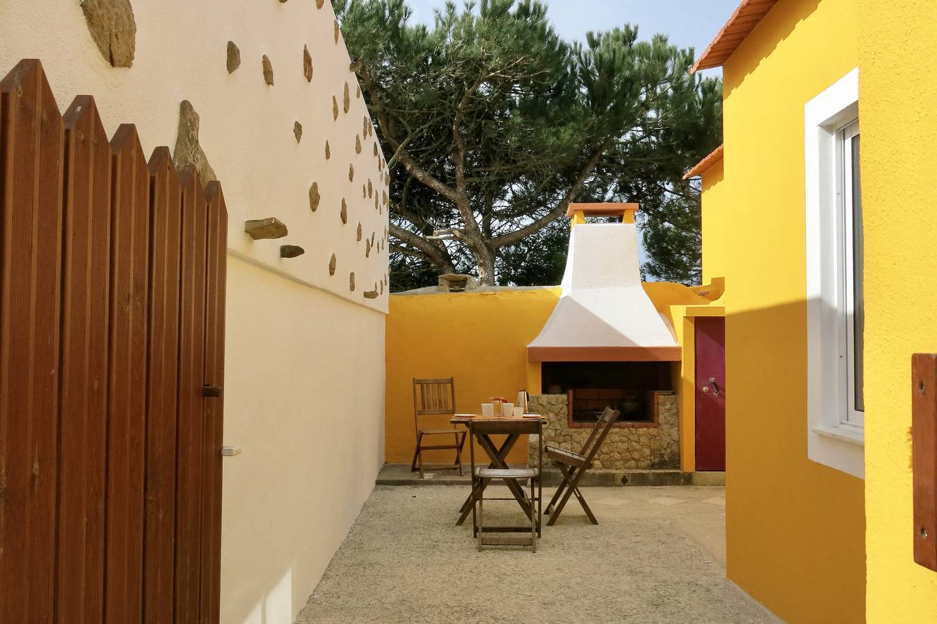Holiday home for 3 people with terrace in São João das Lampas e Terrugem, Costa de Lisboa