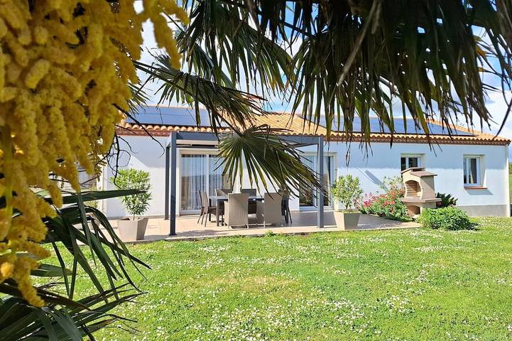Cottage for 8 people, with garden - 1