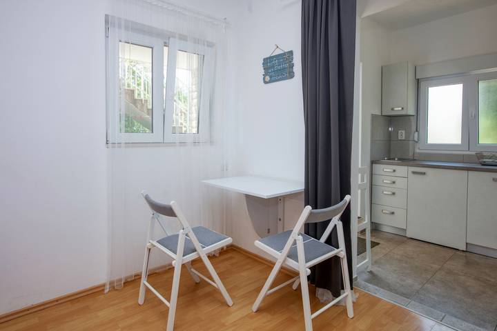 Apartamento entero, Apartamento-estudio con una terraza Rogoznica As-10268-a in Rogoznica, Condado de Šibenik-Knin