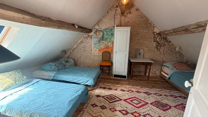 Location de vacances pour 6 personnes, avec vue ainsi que terrasse et jardin à Pouillé - 2