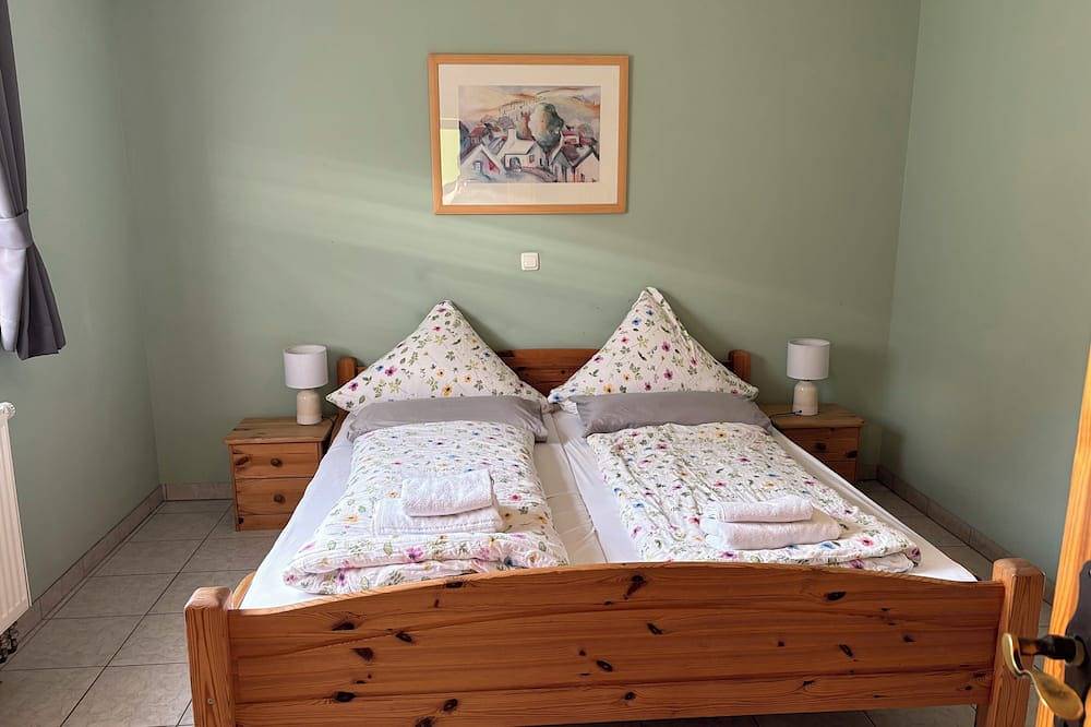 Ganze Wohnung, Ferienwohnung Küche und Schlafzimmer - Mitten im Grünen - 15 Minuten bis Koblenz in Lahnstein, Mittelrhein