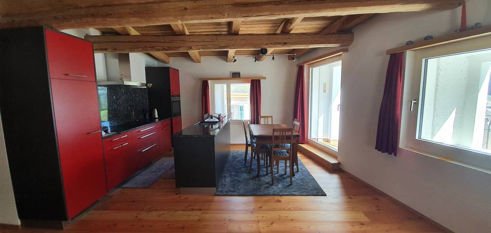 Apartamento vacacional entero, Ferienwohnung am Dorfplatz Lavin - Wohnung mit atemberaubender Aussicht in Lavin, Lower Engadine