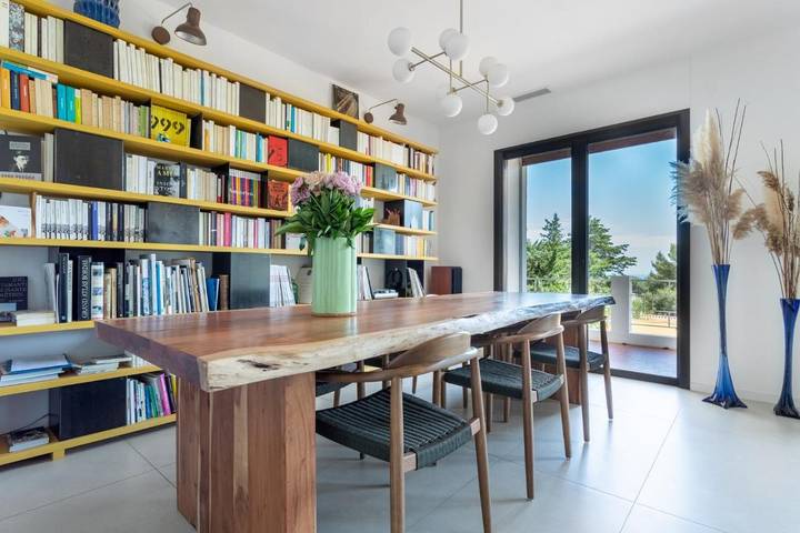 Villa pour 8 personnes, avec Balcon et Terrasse ainsi que Jardin et Vue à Toulon - 4