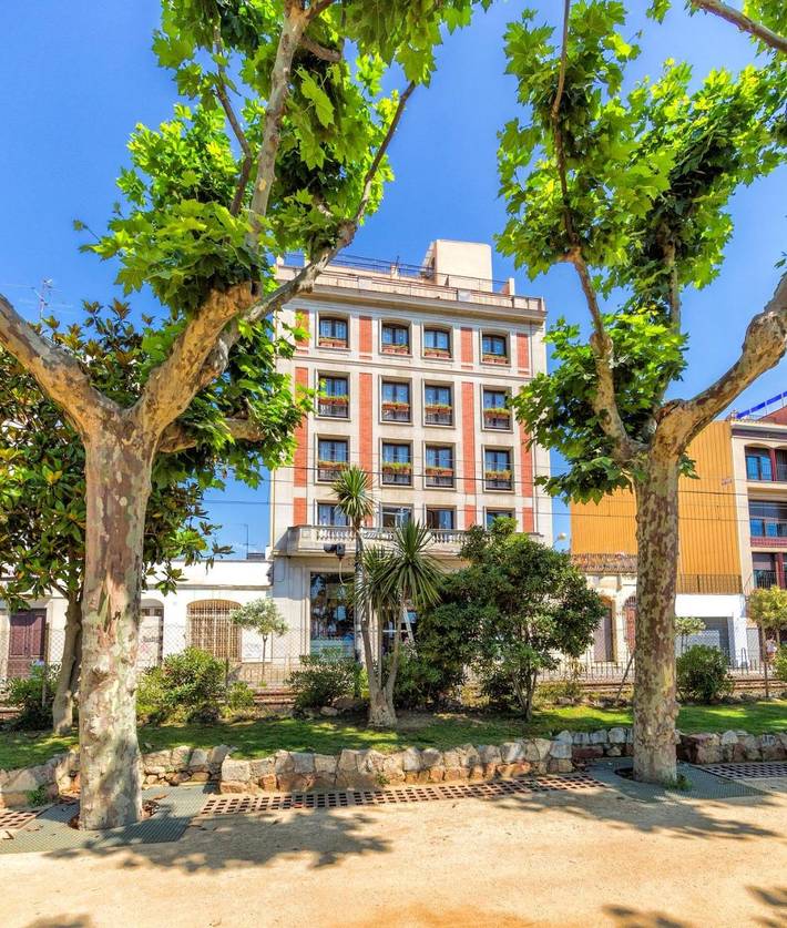 Hôtel pour 3 personnes, avec terrasse et piscine