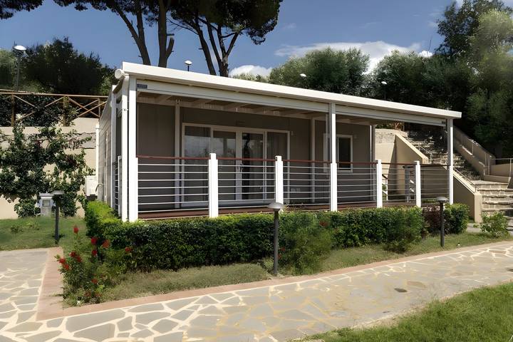 Bungalow per 4 persone, con terrazza e vista oceano, con animali domestici a Marina di Camerota