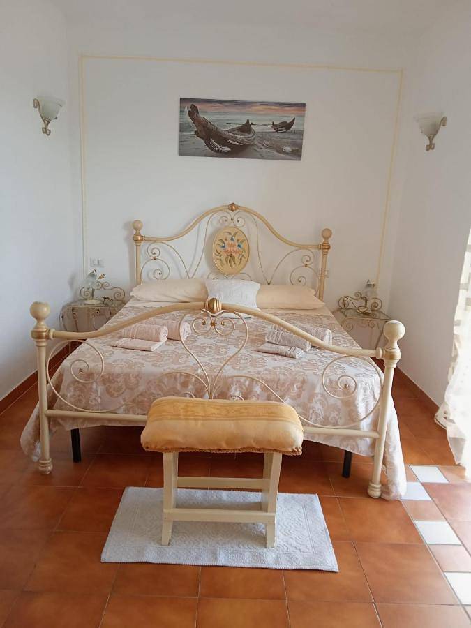 Chambre d’hôte pour 2 personnes, avec terrasse ainsi que jardin et vue à Budoni - 4