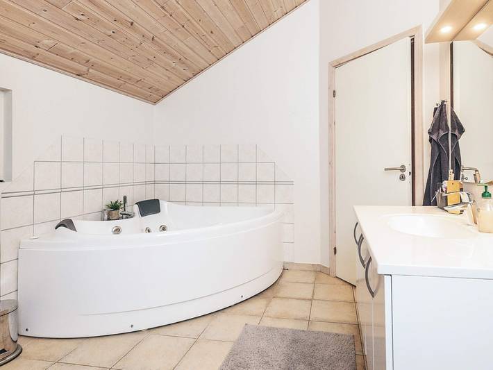 Ferienhaus für 8 Personen, mit Sauna und Garten sowie Whirlpool und Terrasse, kinderfreundlich in Lolland-Falster - 2