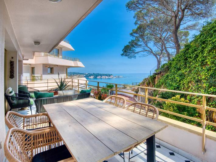 Holiday letting for 4 people, with terrace and pool as well as ocean view in Sant Feliu de Guíxols