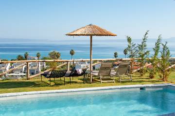 Villa für 8 Personen, mit Garten und Ausblick in Chalkidiki