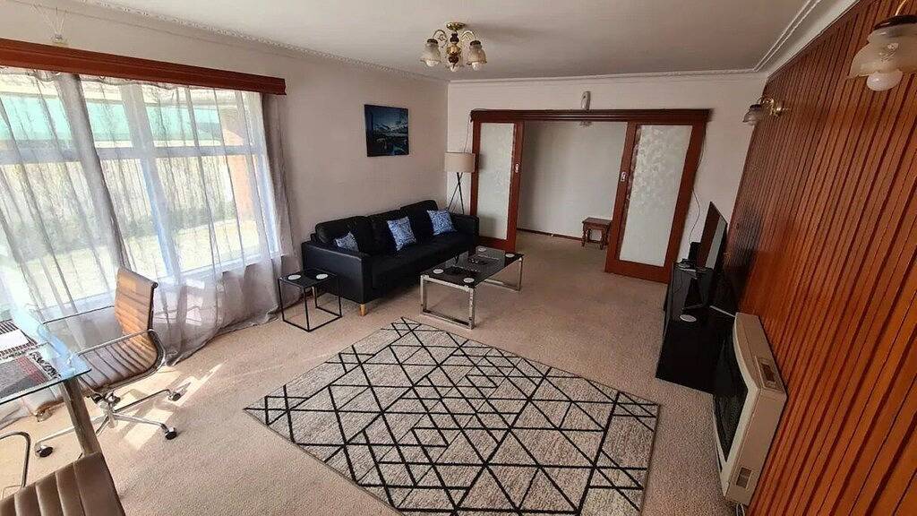 Spacious 3 Bedroom home near Sporting Facilities, Lake, Shops & Grammar in Ballarat