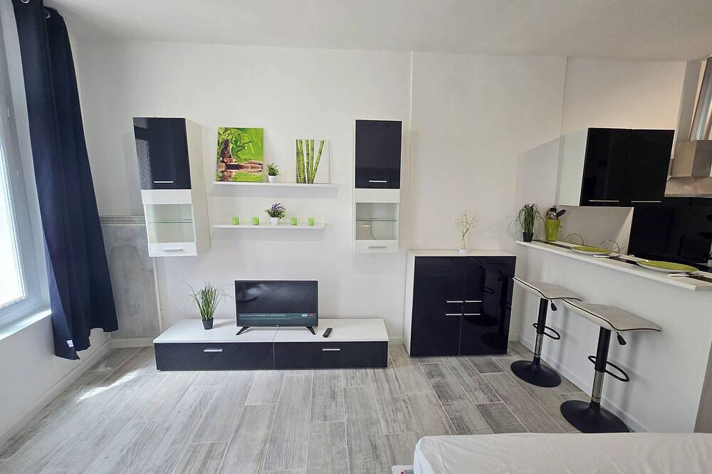 Entire apartment, Home Sweet Studio Sisteron - 2pers - city center in Sisteron, Forcalquier region