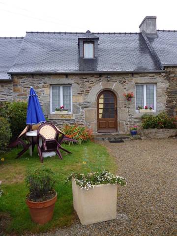 Gîte pour 4 personnes, avec jacuzzi et jardin à Garlan