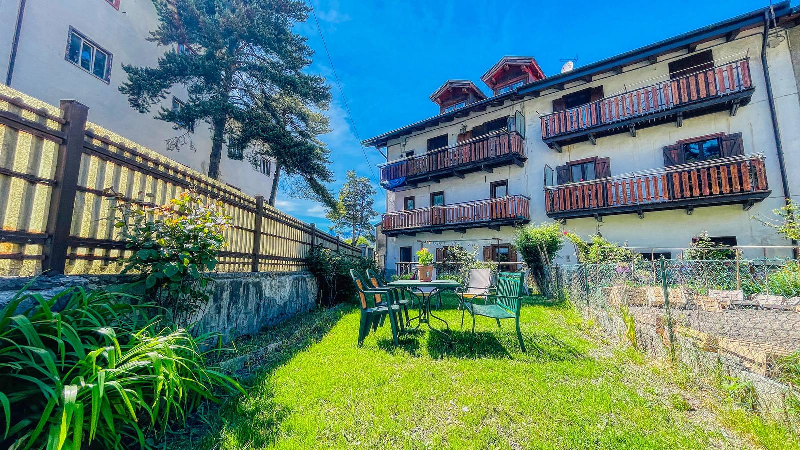 Entire apartment, Appartamento Ortigara 16 - Affitti Brevi Italia in Oulx, Via Lattea