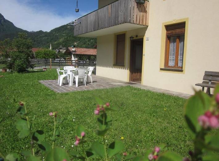 Ferienwohnung für 4 Personen, mit Terrasse und Sauna sowie Ausblick in Mezzano