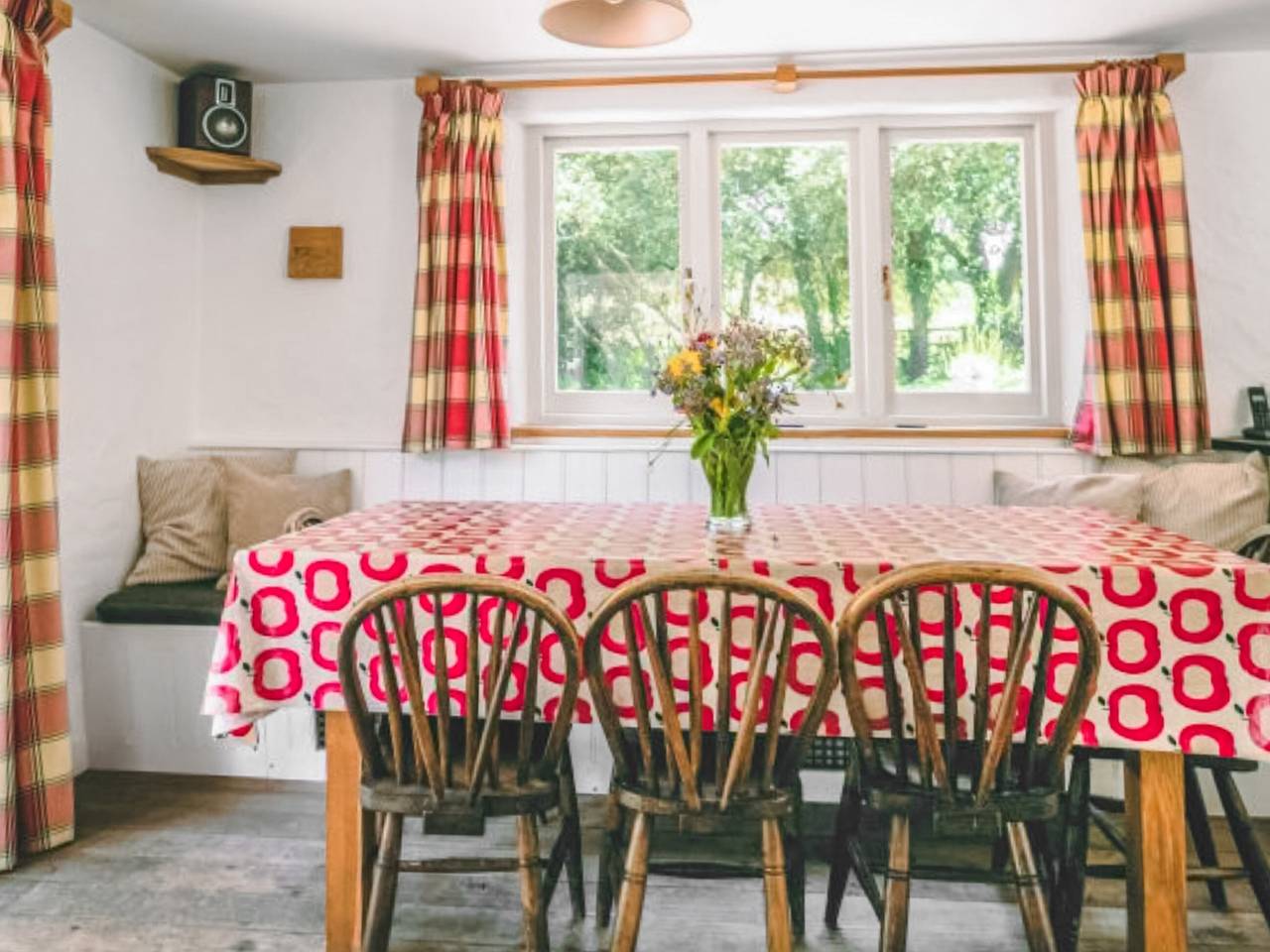 Shute Cottage in Manorbier, Pembrokeshire